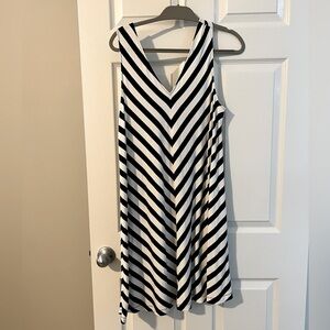 Ann Taylor Loft Tank Dress Large Navy Blue White Chevron Stripe Sleeveless EUC